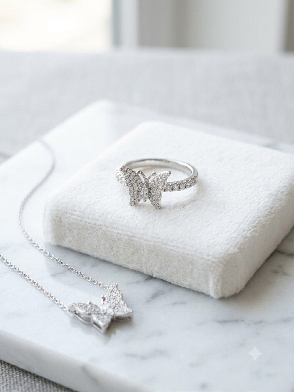 Moissanite 1.0CTW NWT 925 Silver Butterfly Ring, Size 9